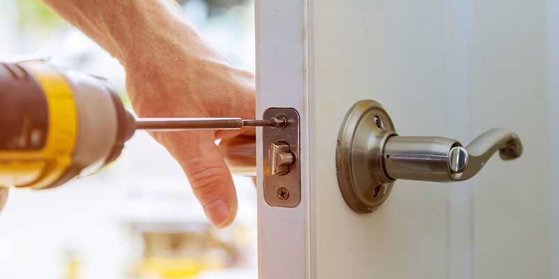 How to Tell if You Need Door Repair